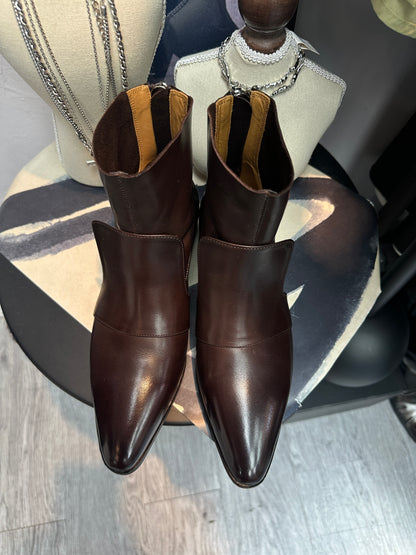 Pointy back zip short boot