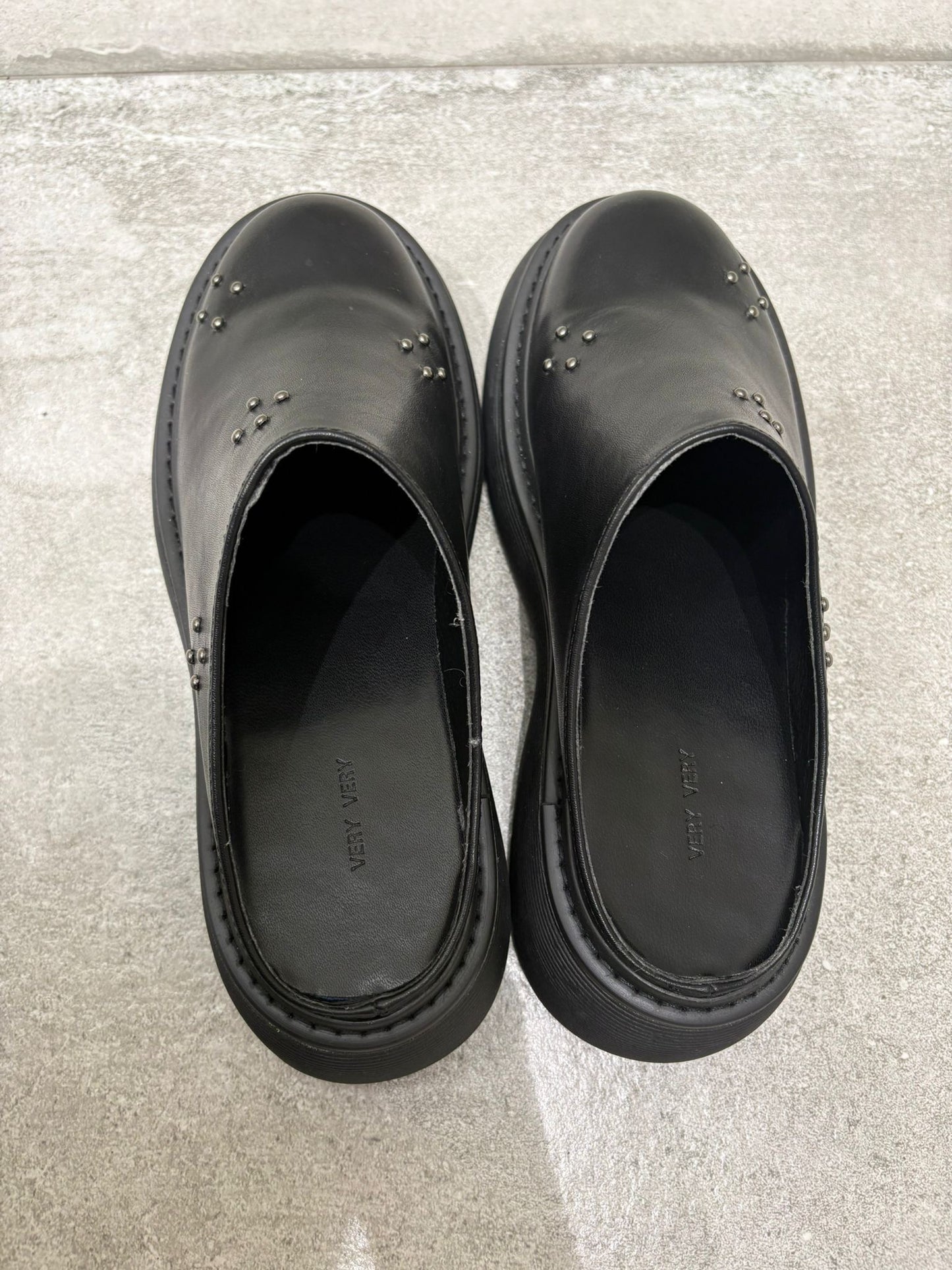 Mini beans sandals