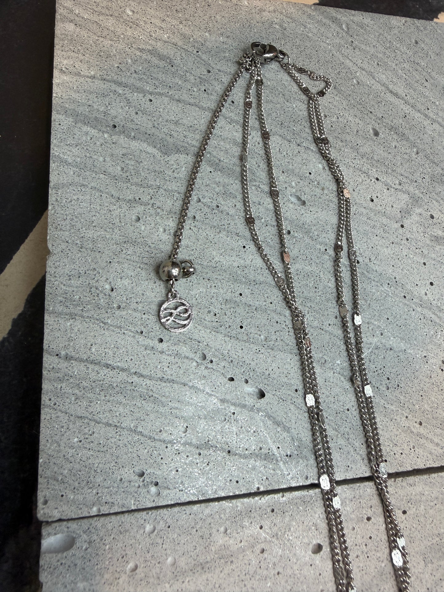 Straight star necklace