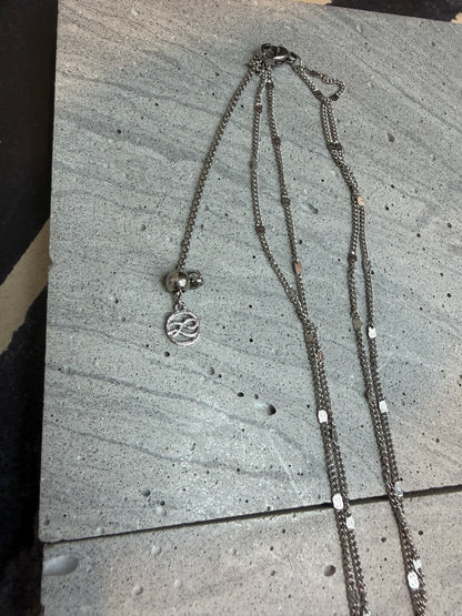 Straight star necklace