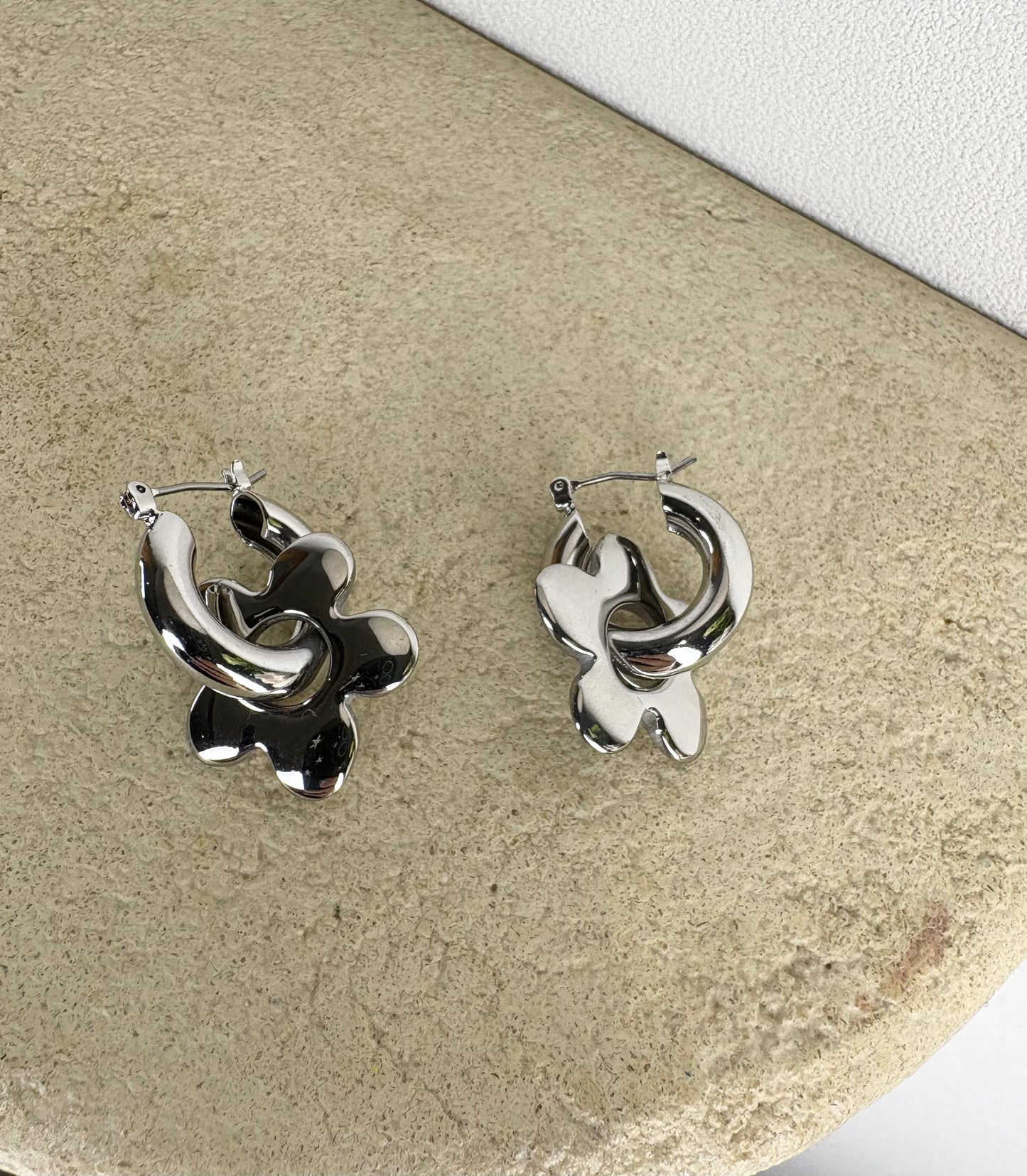 Flower hoop earrings
