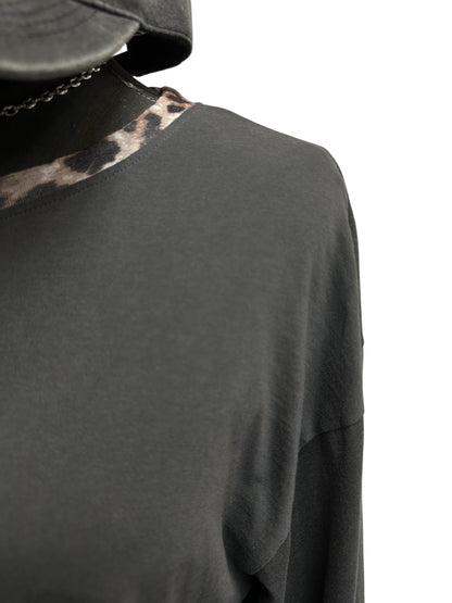 Leopard collar tee