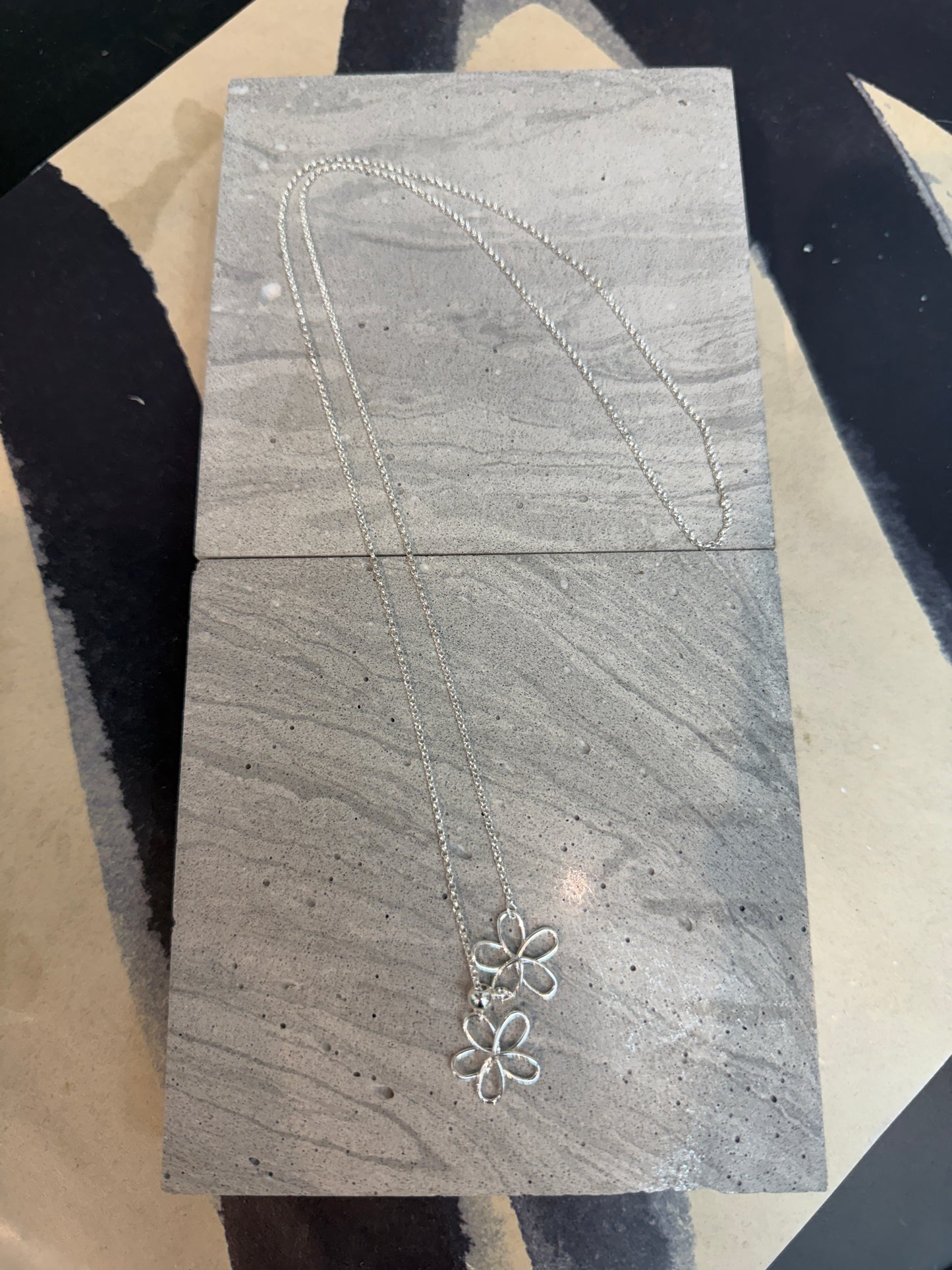 Double flower long necklace