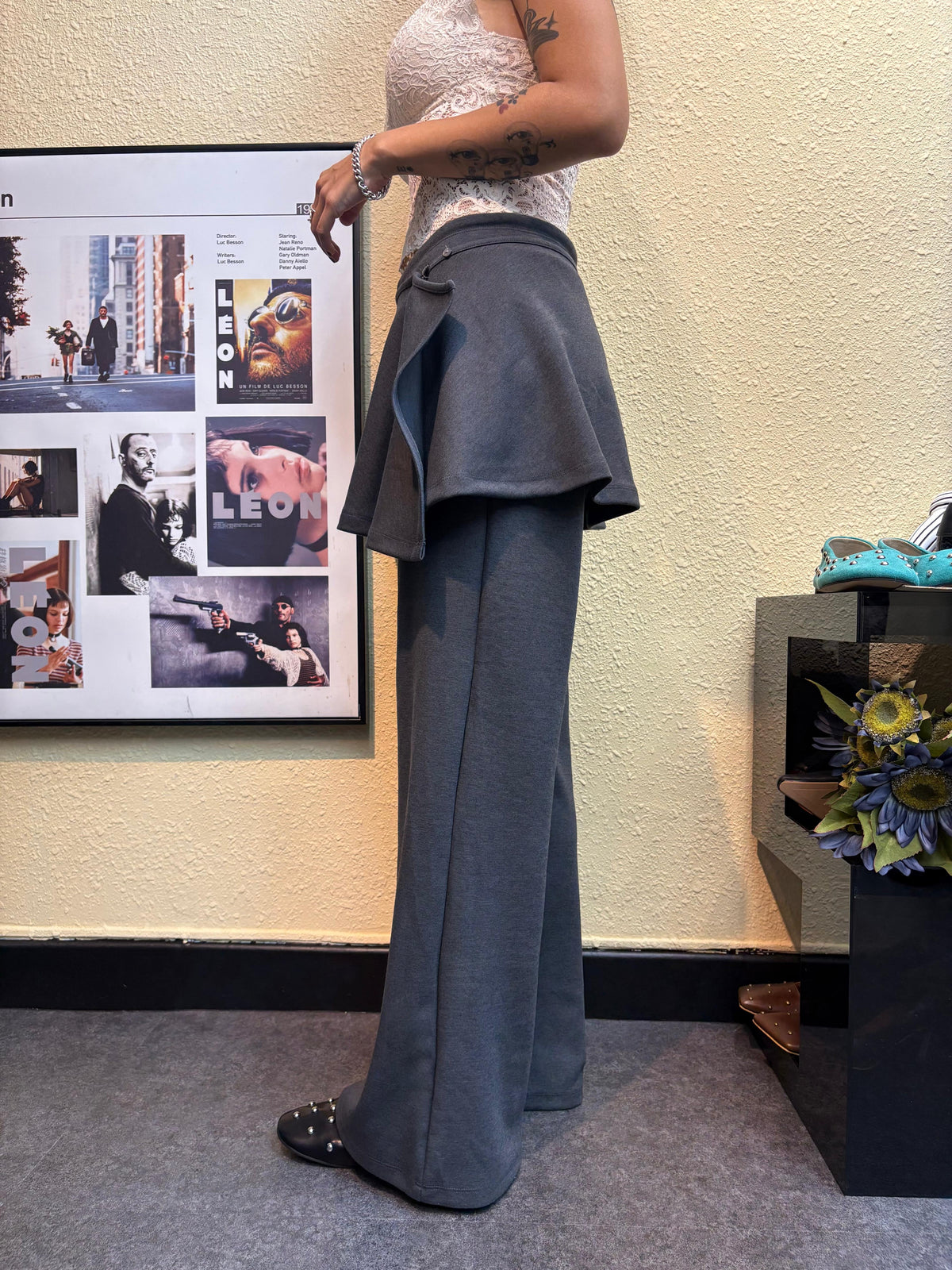 With skirt pants #00973