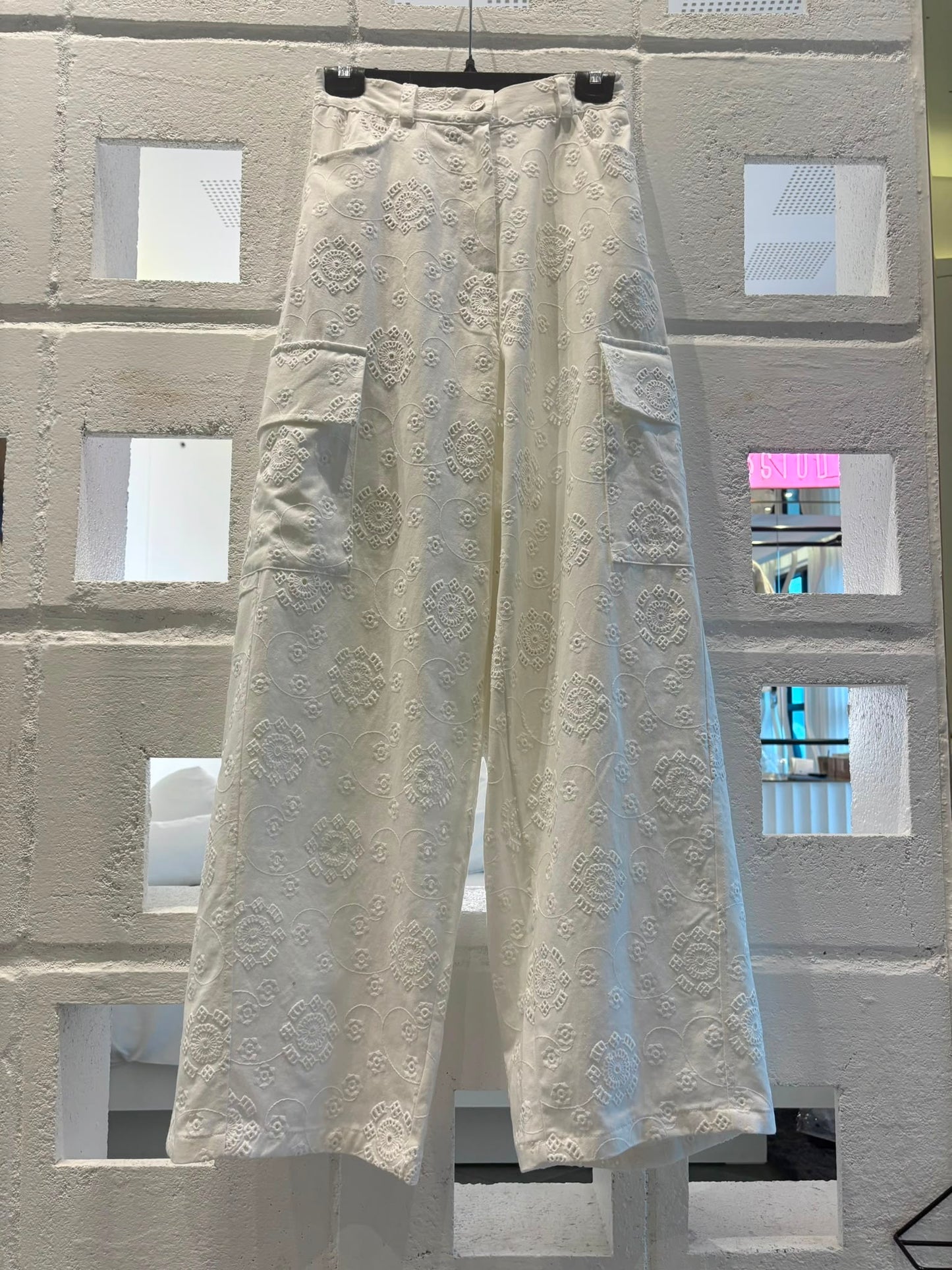 Embroidery back elastic cargo pants #00814