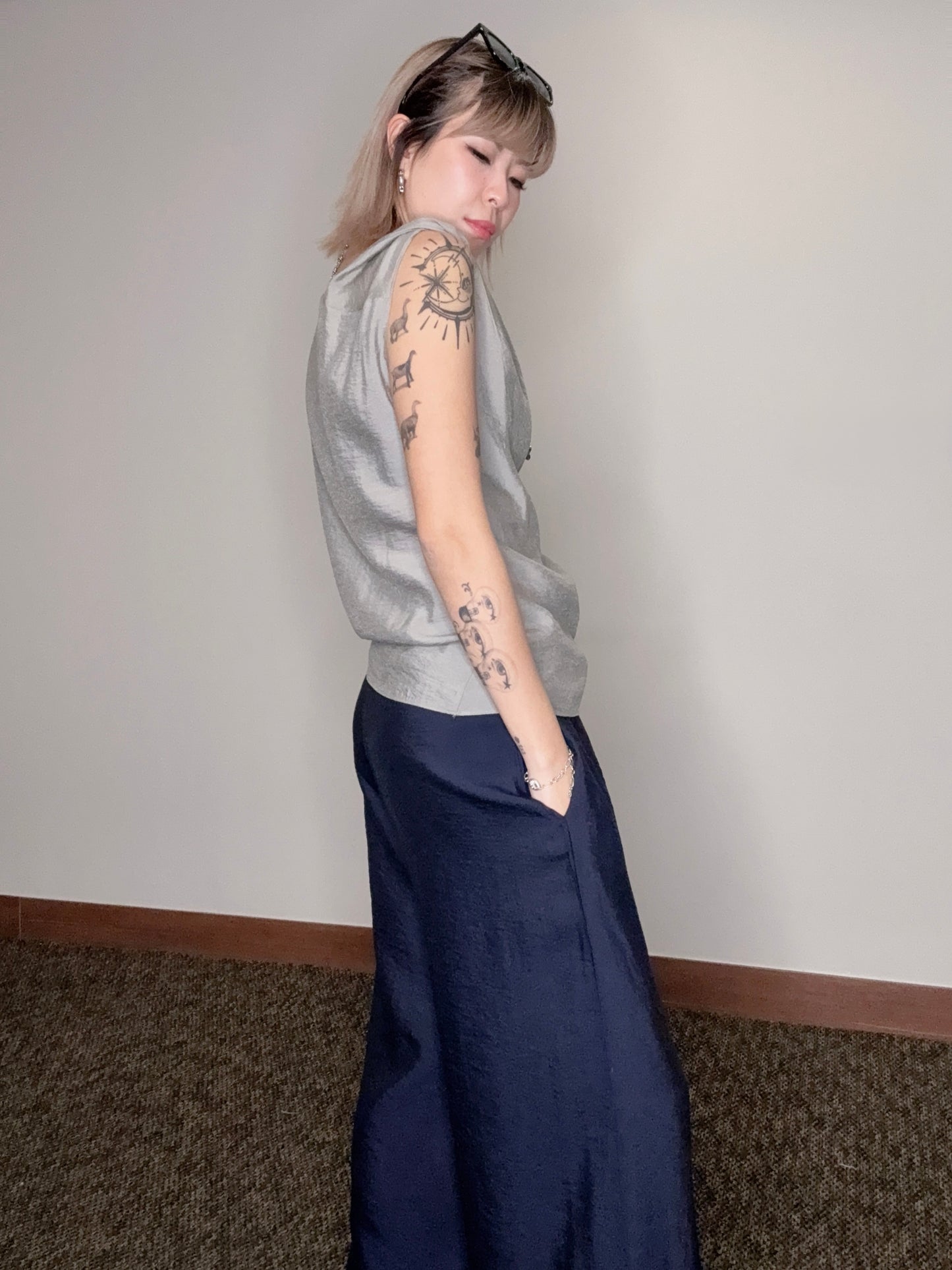 One knotted shoulder top #00537