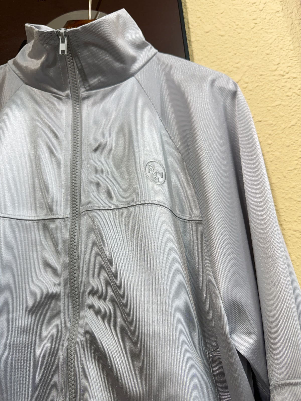 Embroidery logo outer #01005