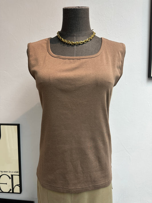 U neck vest