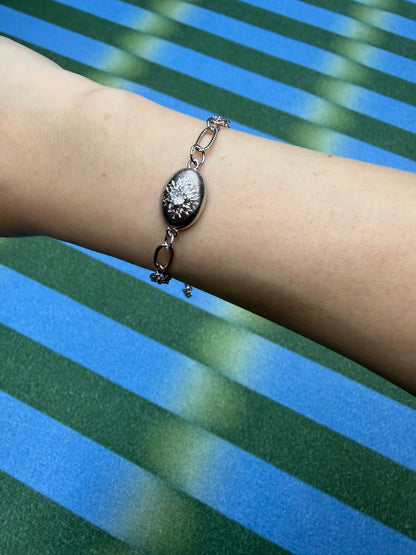 Subtle pattern bracelet