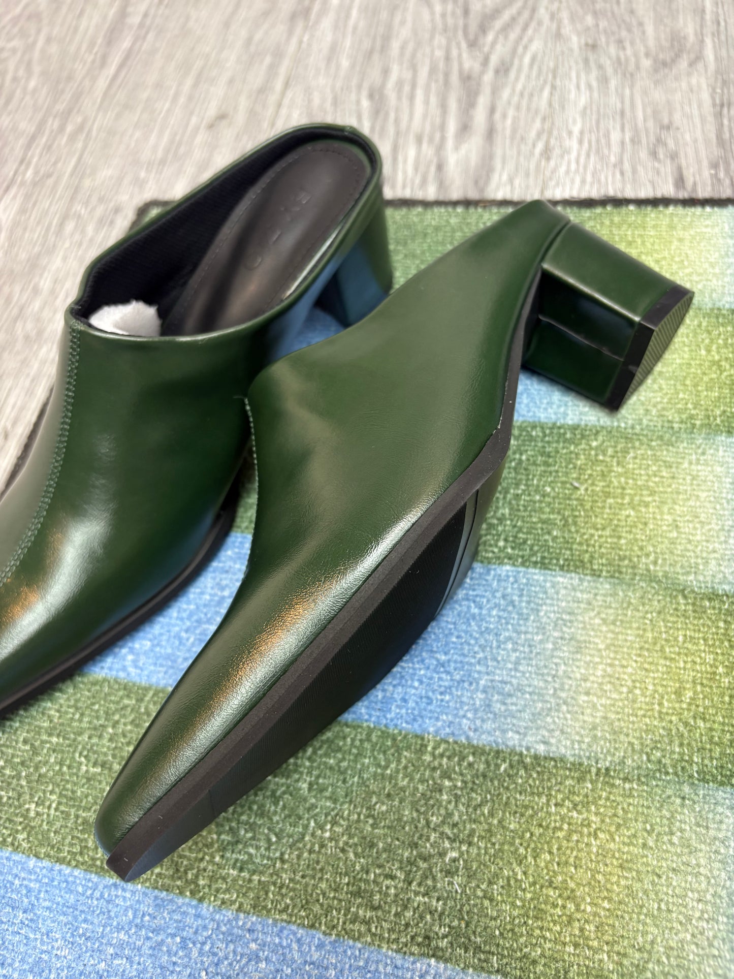 Closed-toe sandals