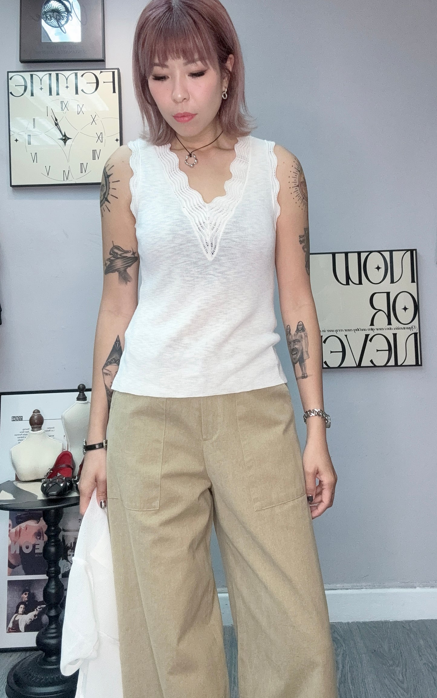 Embroidery v neck knit tank #00586