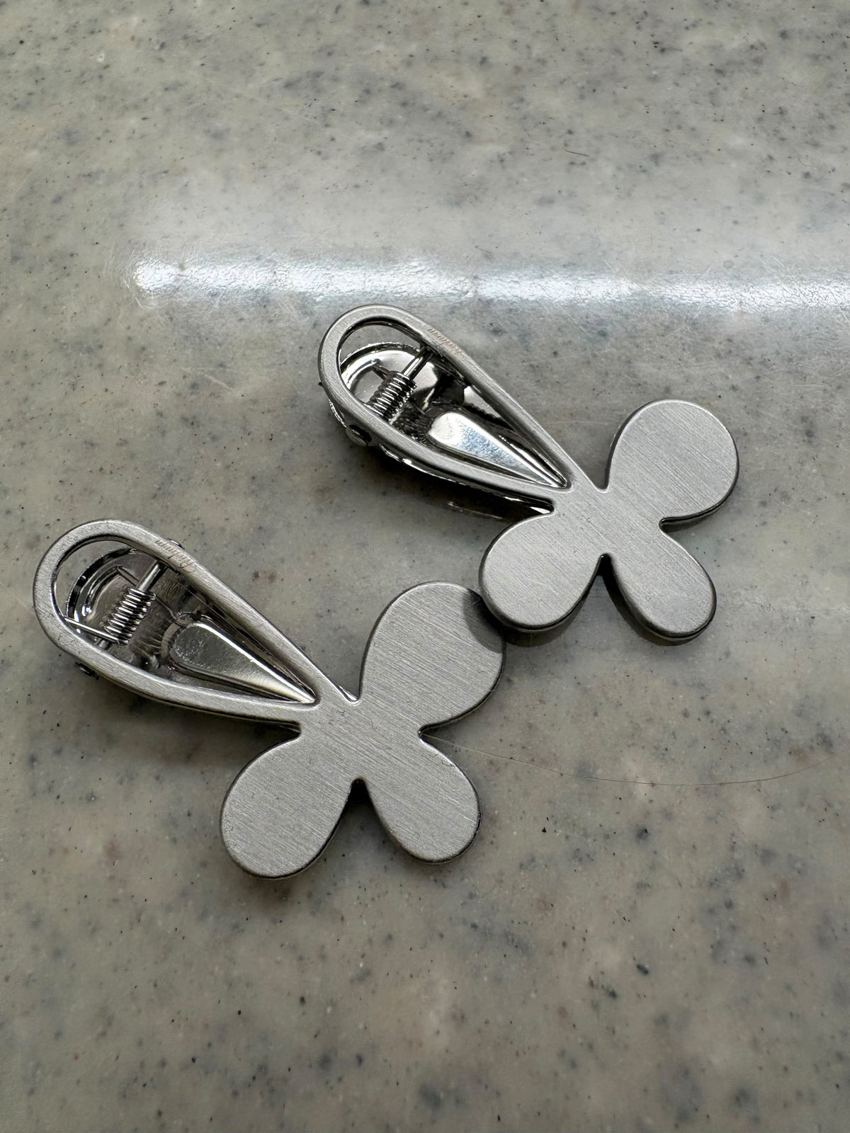 Matte silver flower hair clip (1 pc)#ass006