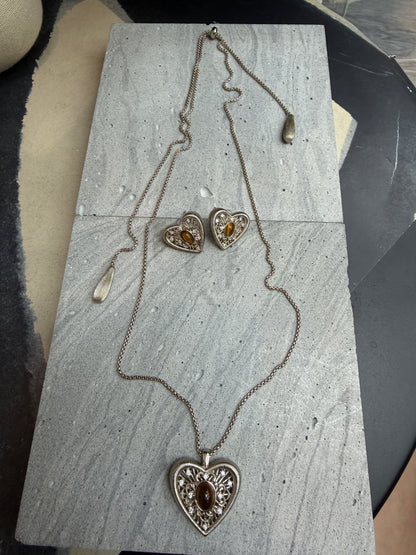 Heart shape embroidery long necklace