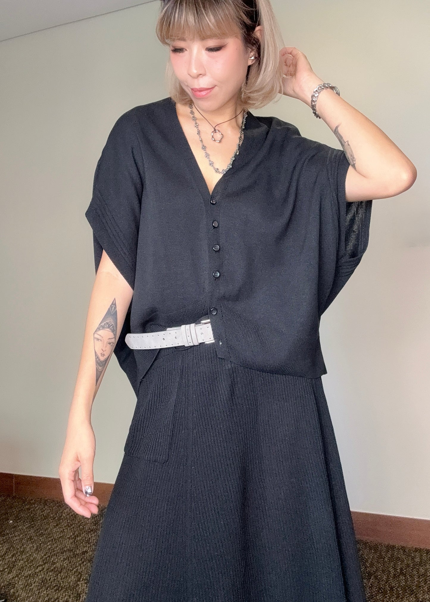 Batwing sleeves knit cardigan #00513