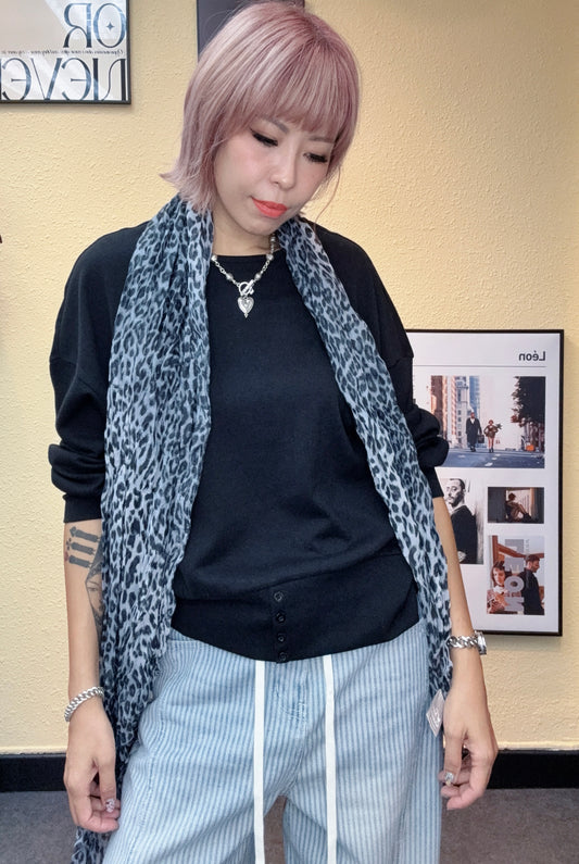 Leopard scarf front hem buttons top #00850