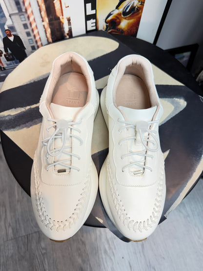 Cord stopper sneakers