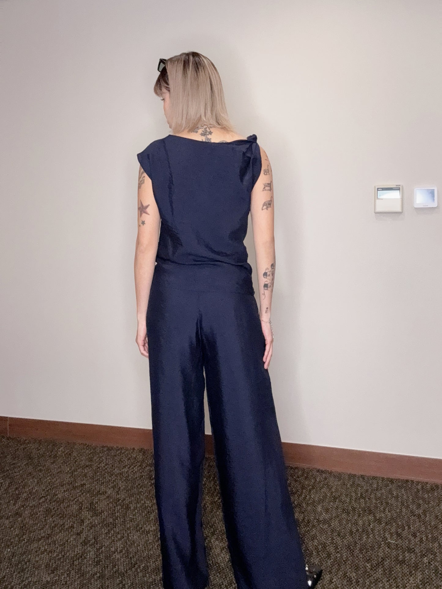 One knotted shoulder top #00537