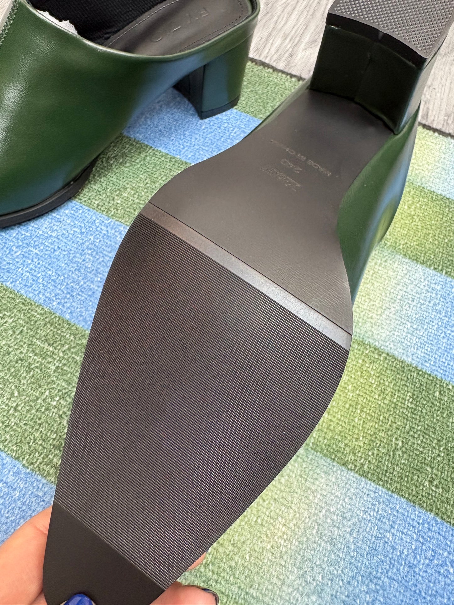 Closed-toe sandals