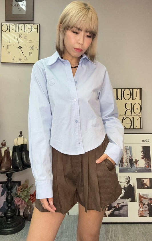 Embroidered letter fit cutting short shirt