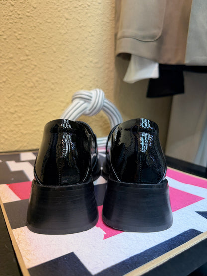 Chain patent leather loafers