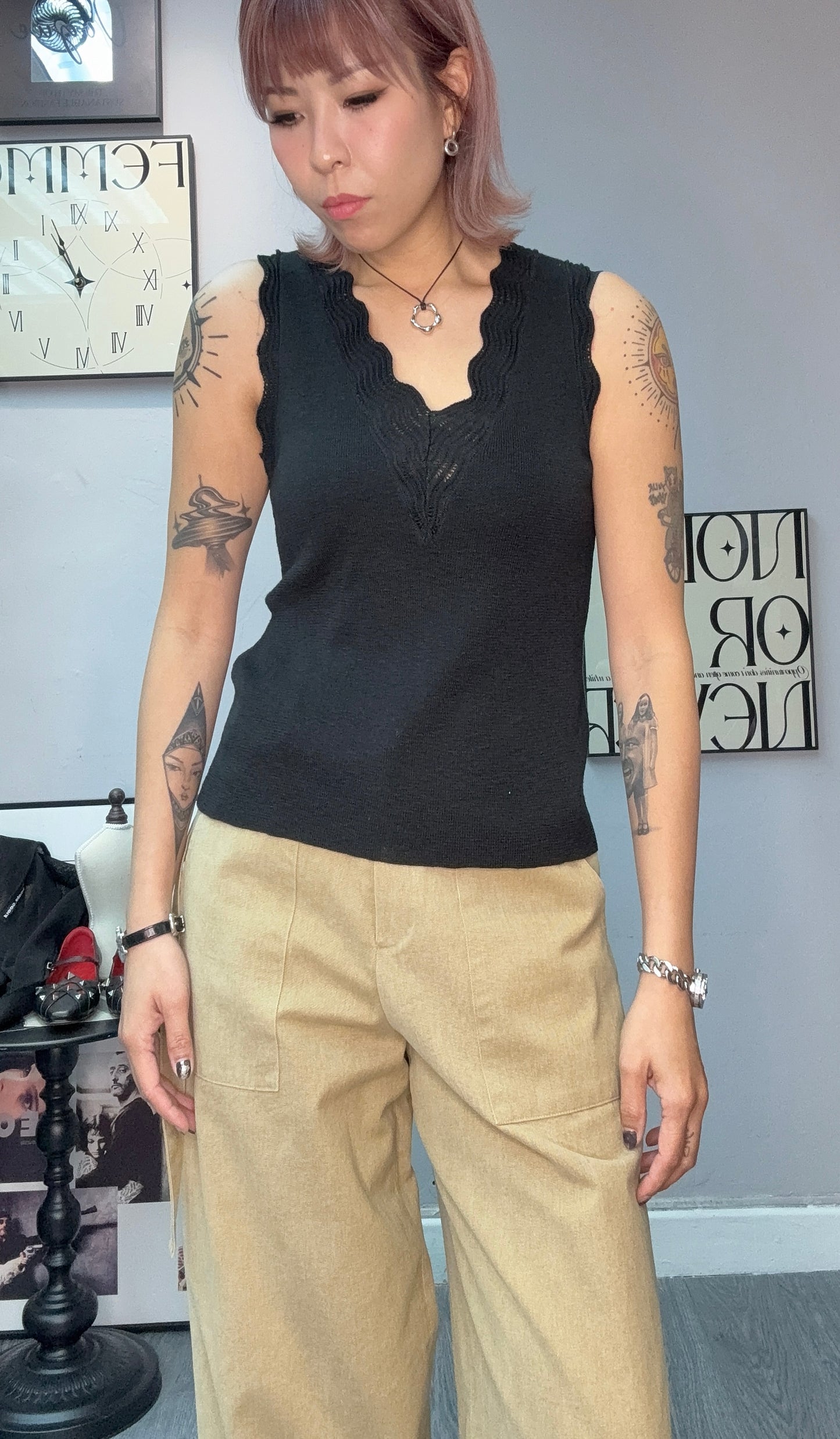 Embroidery v neck knit tank #00586