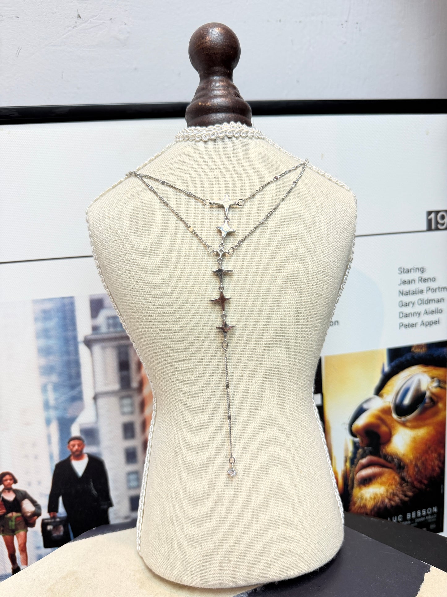 Straight star necklace