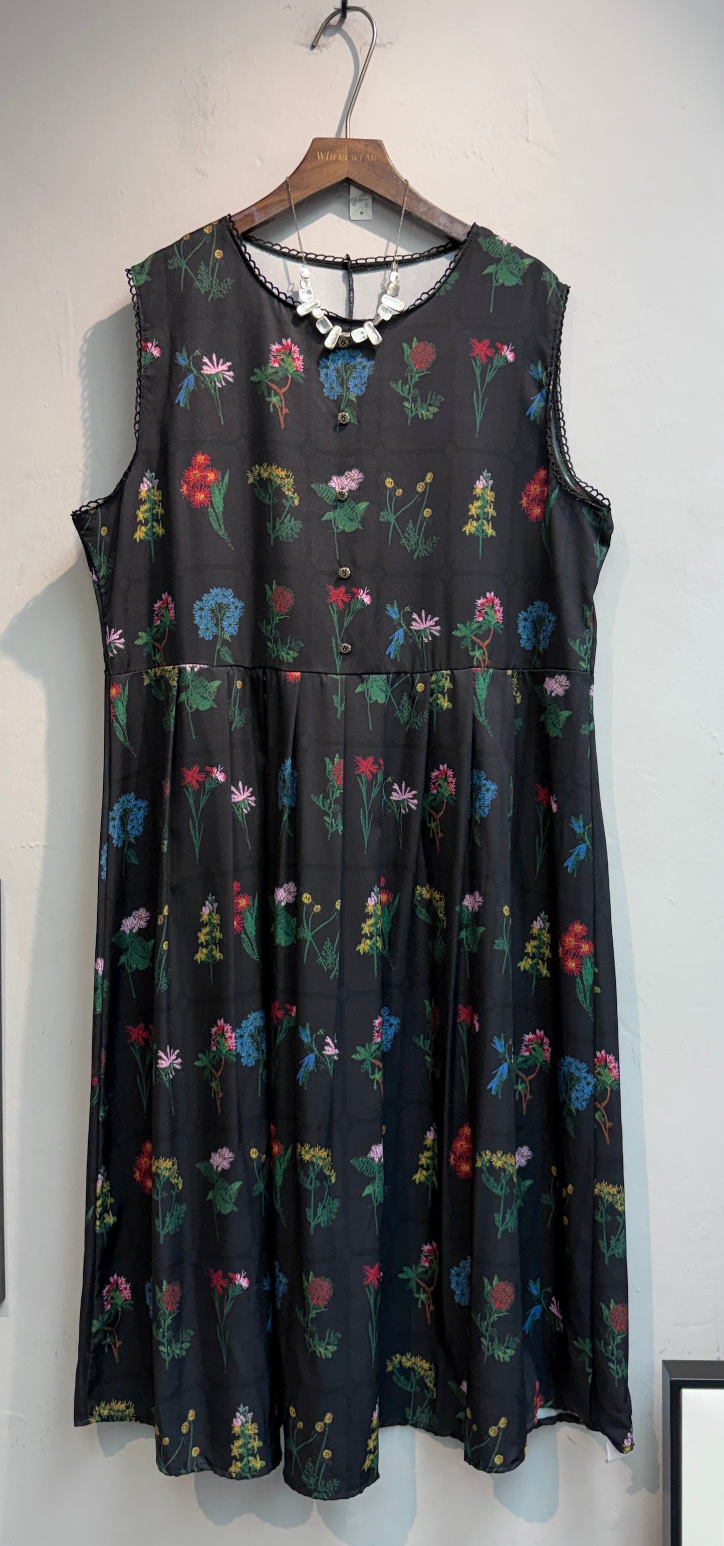 Flower shaped buttons chiffon one piece￼ #00730