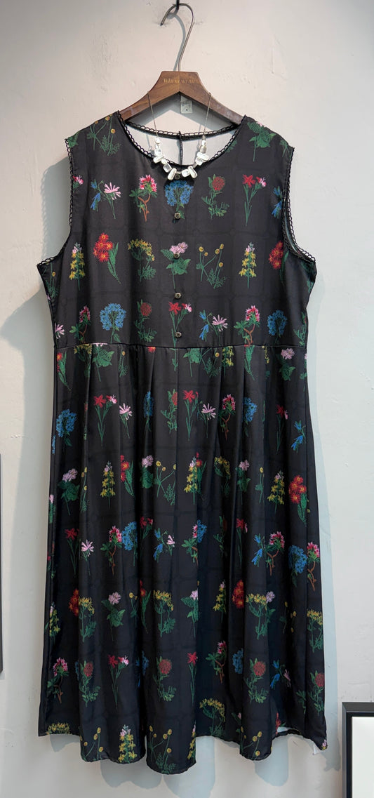 Flower shaped buttons chiffon one piece￼ #00730