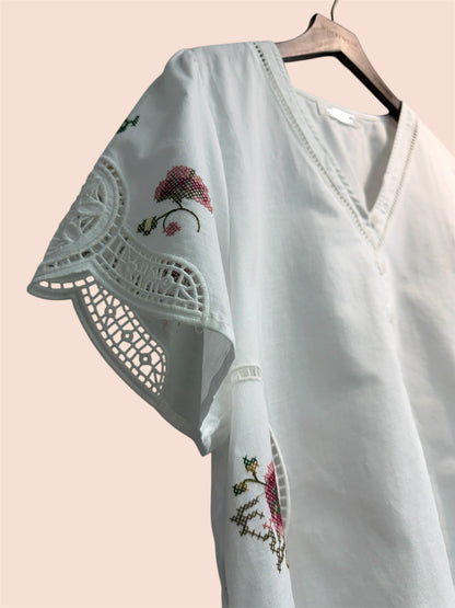 Embroidery X floral v neck top #00524