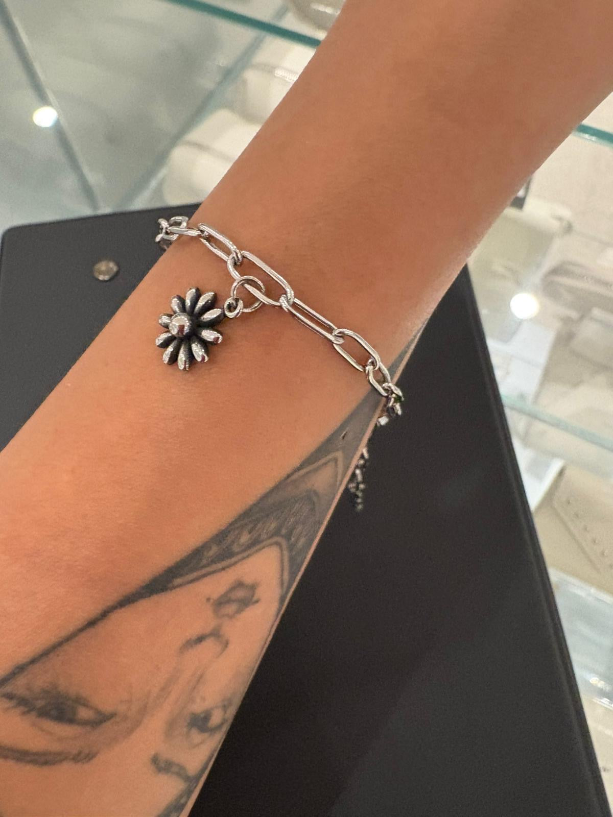 Daisy bracelet