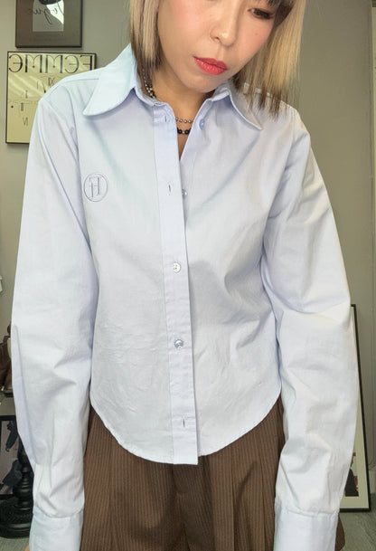 Embroidered letter fit cutting short shirt