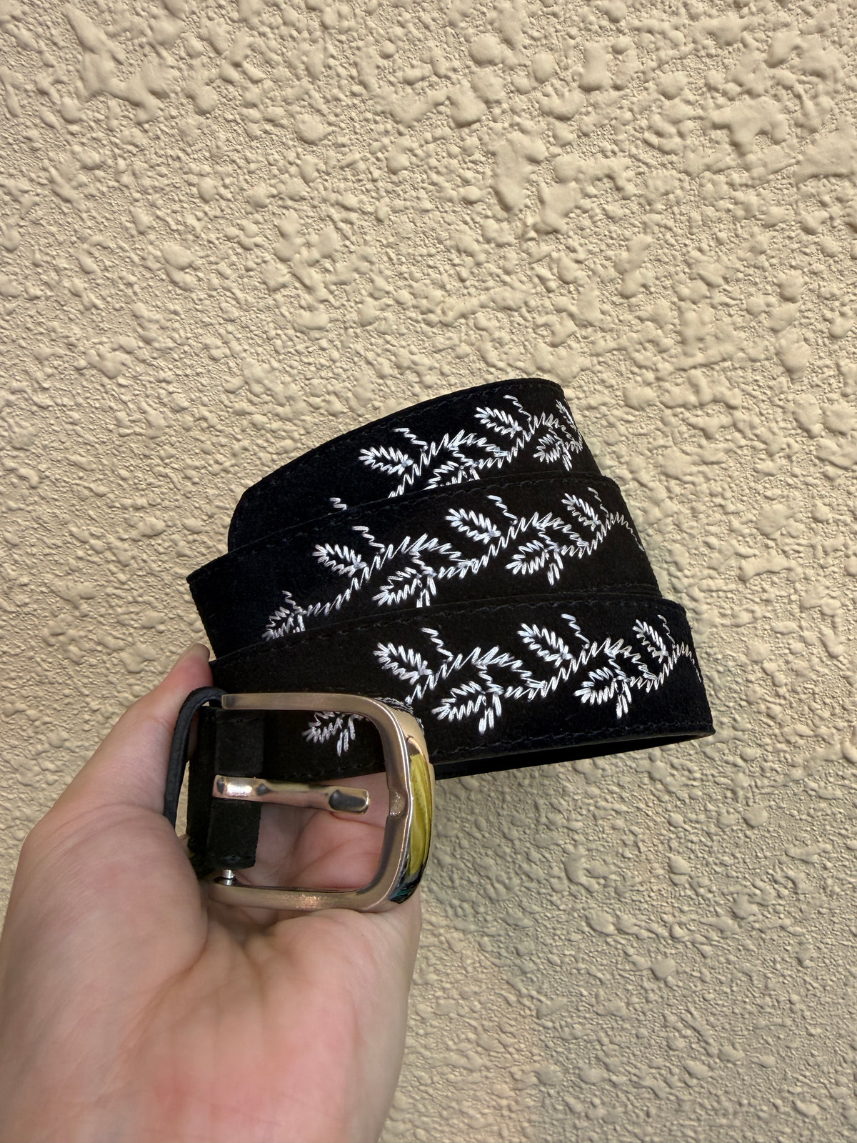 Embroidery pattern belt
