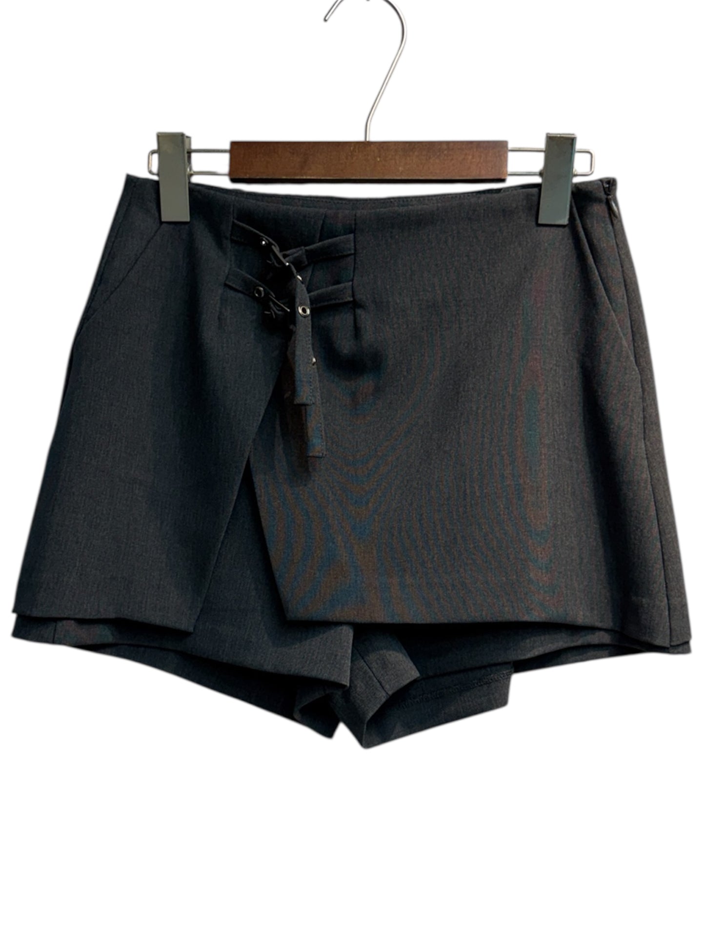 Front two buckle skort #00313