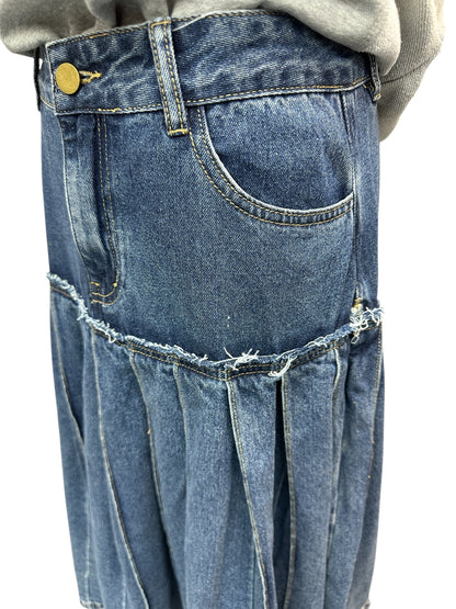 Pleated denim skirt
