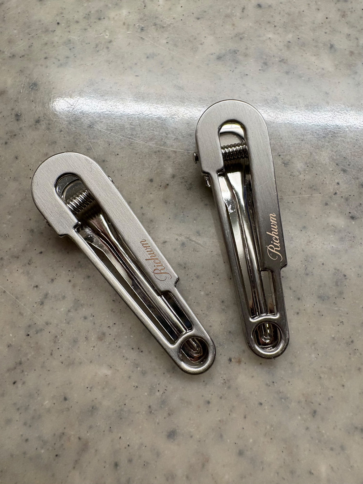 Silver-toned duckbill clip (1pc)#ass005
