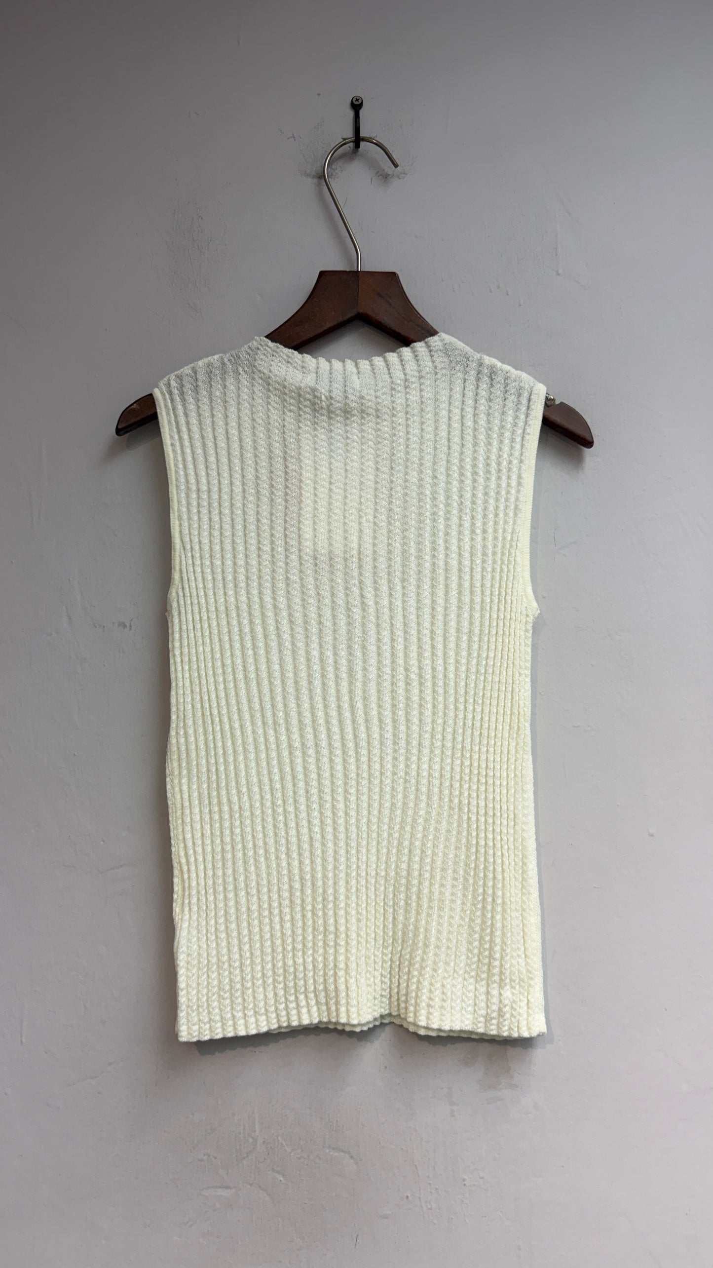 (-30%)embossed tank