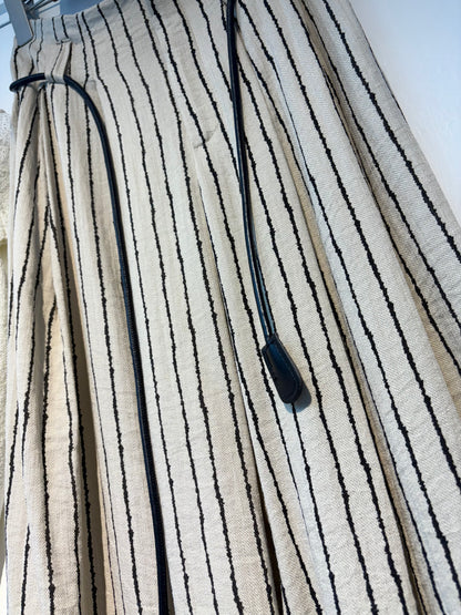 With belt striped pants