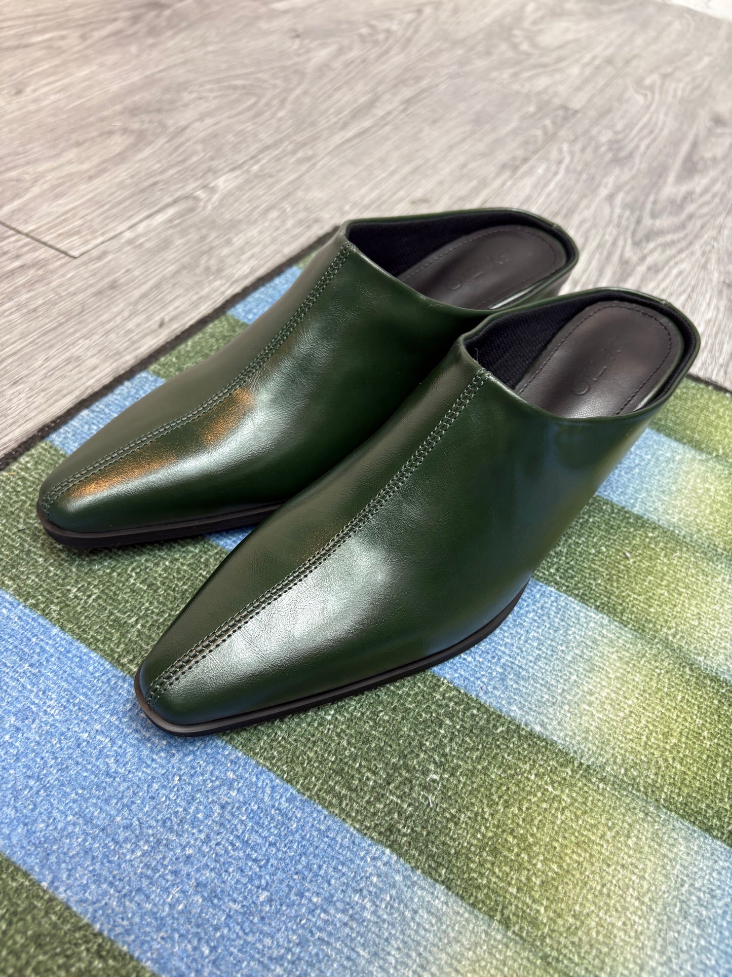 Closed-toe sandals