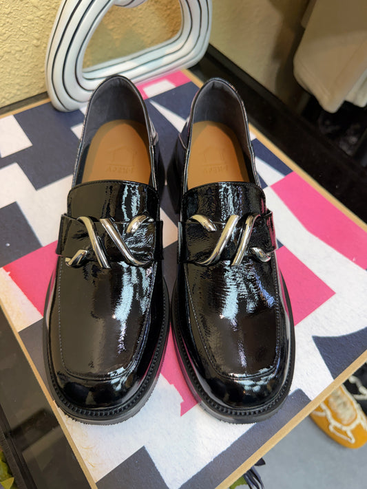 Chain patent leather loafers