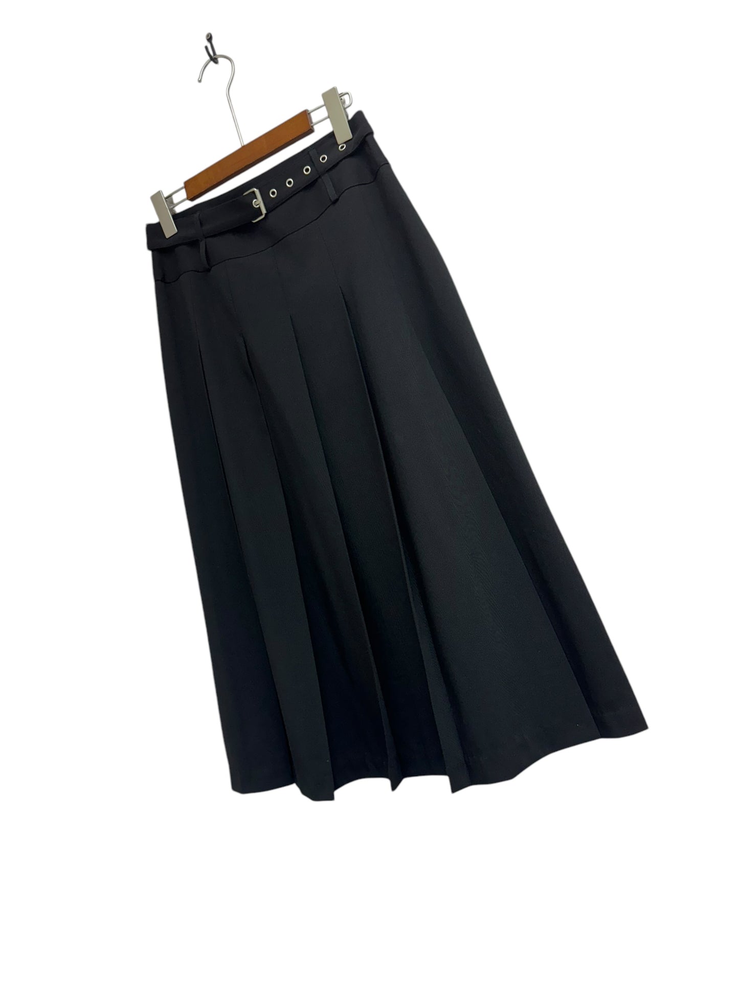 pleated skirt