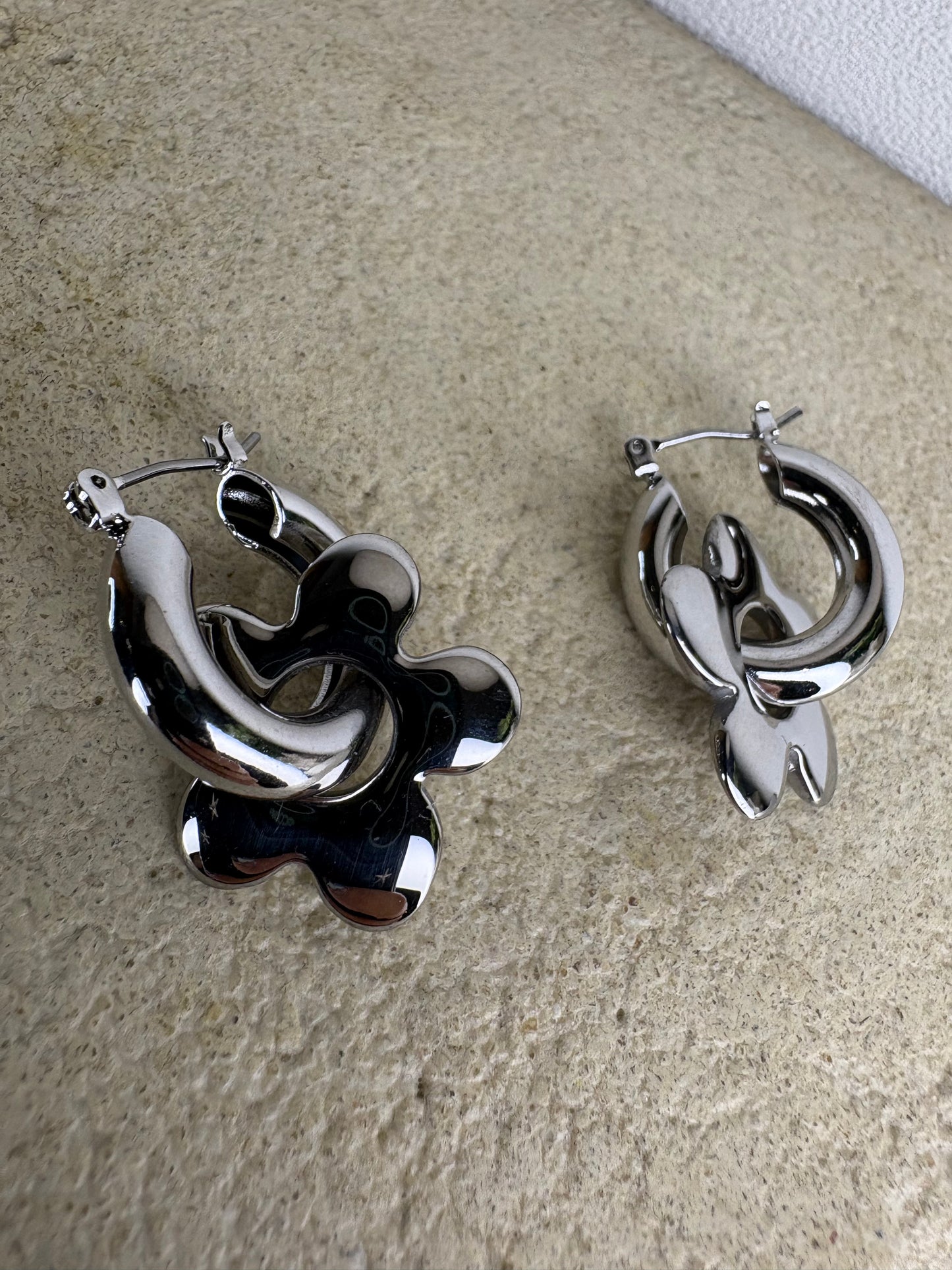 Flower hoop earrings