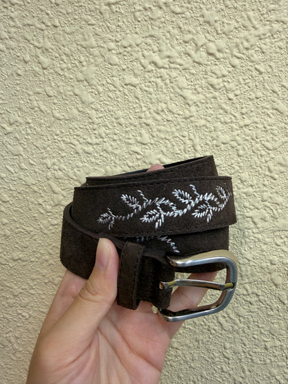 Embroidery pattern belt