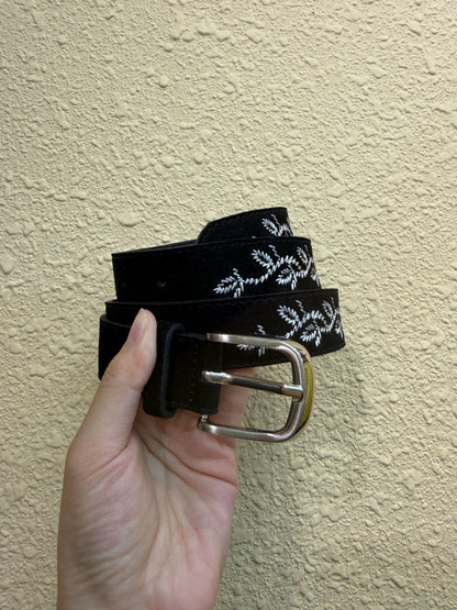 Embroidery pattern belt