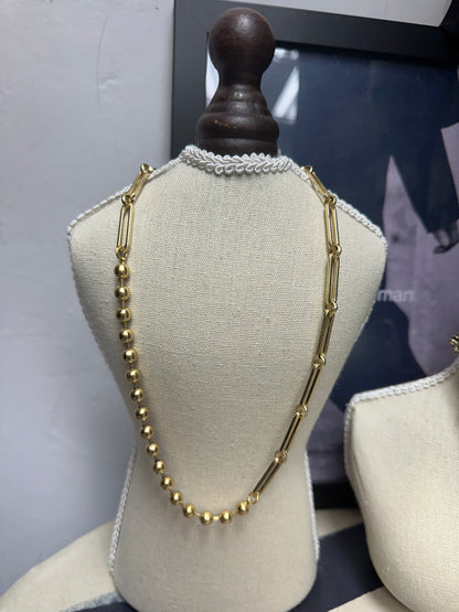 Ring buckle X bean necklace