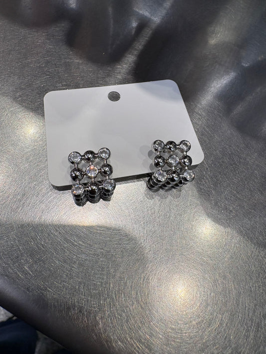 Square shaped earrings（fix price )