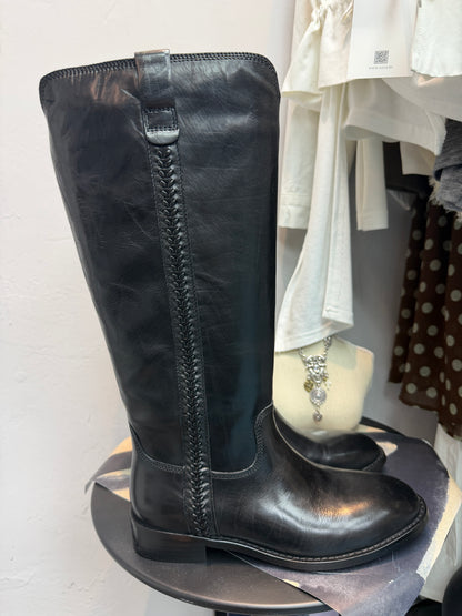 Side v shape Italy Lambskin boot