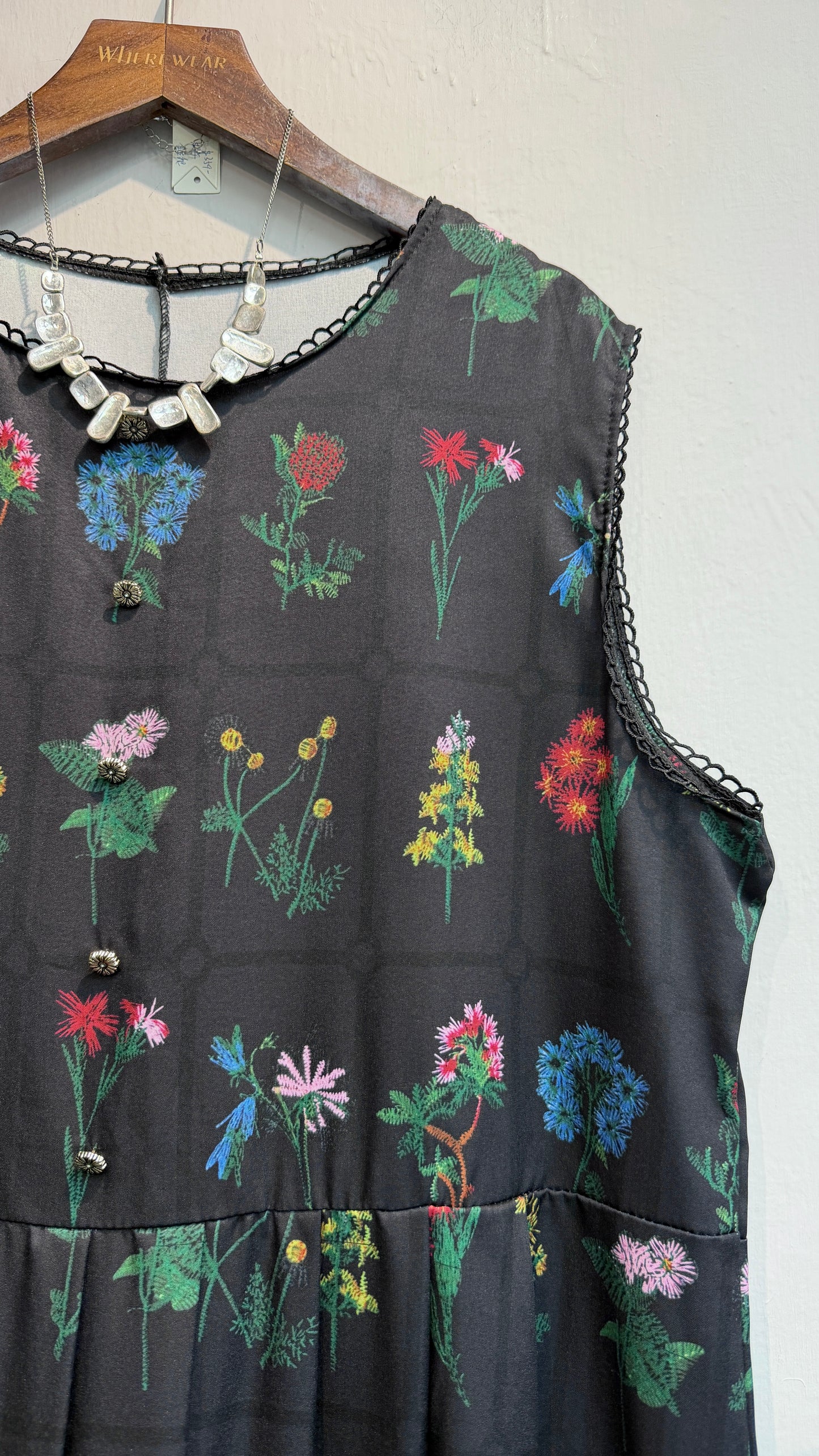 Flower shaped buttons chiffon one piece￼ #00730