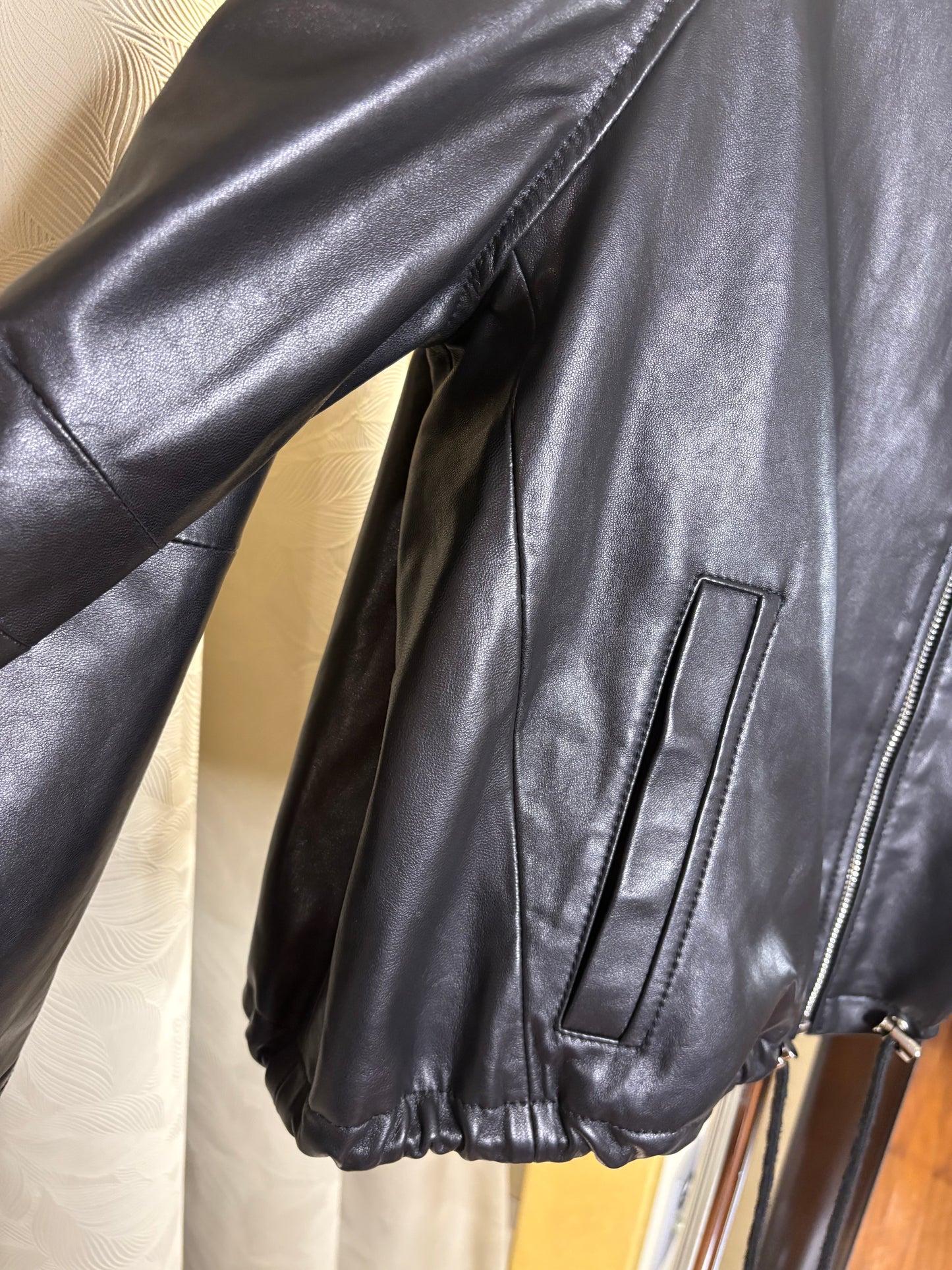 Shirt collar leather zip jacket
