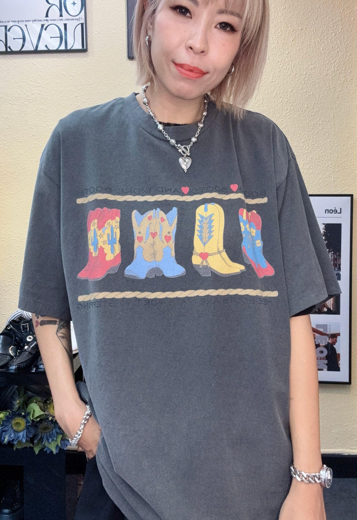 “Boots” loose tee#00953