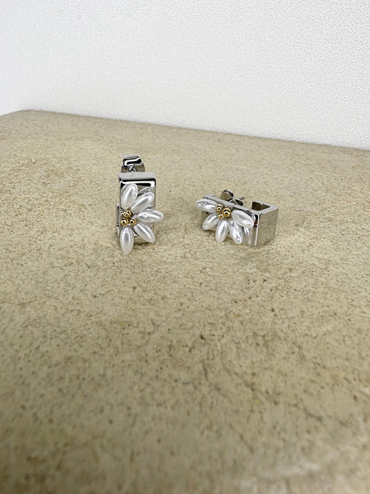 Half cuboid daisy earrings